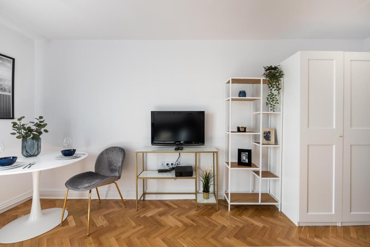 Апартаменты Metro Dworzec Gdanski Elegant Studio Варшава Экстерьер фото